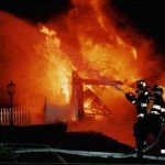 Image for Грек сжёг собственный дом и разбил машину, чтобы они не достались кредиторам