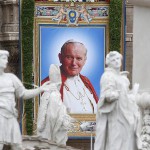 Image for В Ватикане канонизированы сразу два понтифика. Иоанна Павла II и Иоанна XXIII провозгласили святыми
