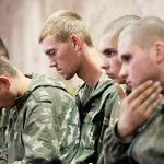 Image for Девять российских десантников, задержанных на Украине, вернулись на родину