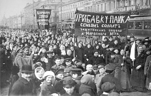 800px-demonstratsiya_rabotnits_putilovskogo_zavoda_v_pervyiy_den_fevralskoy_revolyutsii_1917